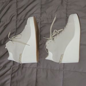 STEVE MADDEN WEDGE SNEAKERS!!